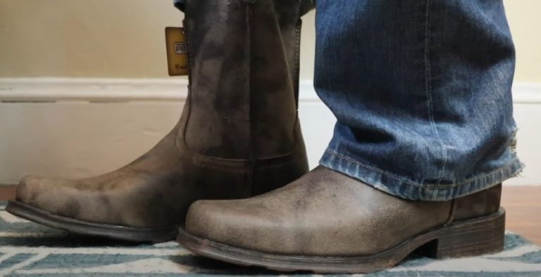 How to style my work boots?