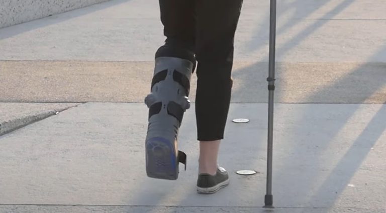 How Does a Walking Boot Work?